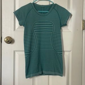 Lululemon Swiftly Tech T-Shirt!!